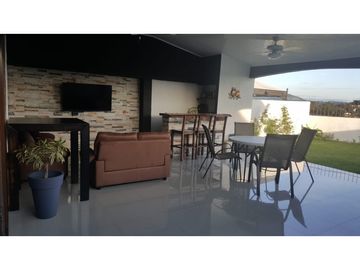Se Vende Casa en San Miguelito $ 300 k