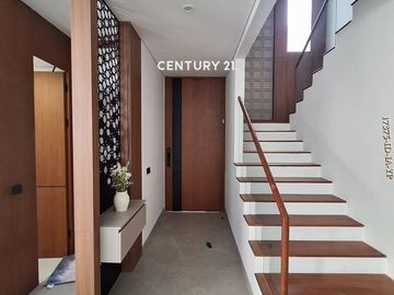 Dijual Rumah Brandnew Modern Minimalis Ada Kolam Renang
