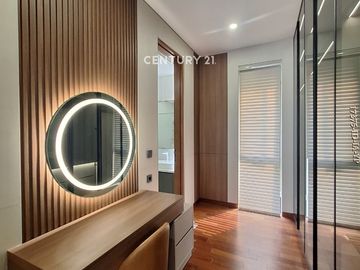 Dijual Rumah Brandnew Modern Minimalis Ada Kolam Renang