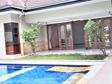 Disewakan Rumah Siap Huni di Cipete With Private Pool