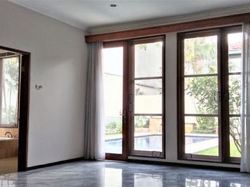 Disewakan Rumah Siap Huni di Cipete With Private Pool