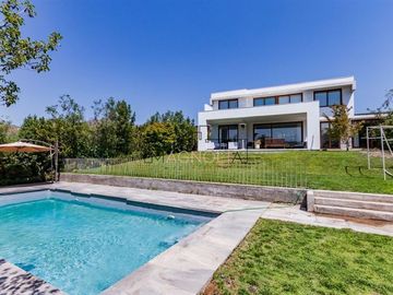 Casa en Venta en Frente colegio Craighouse.