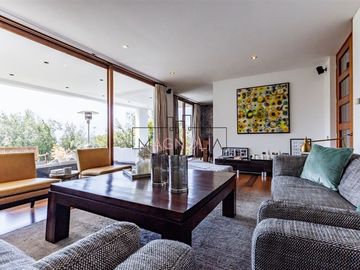 Casa en Venta en Frente colegio Craighouse.