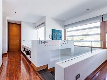Casa en Venta en Frente colegio Craighouse.