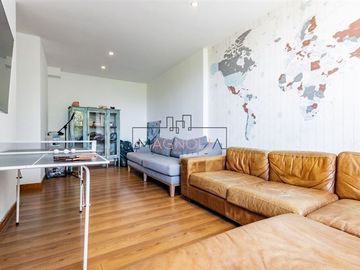 Casa en Venta en Frente colegio Craighouse.