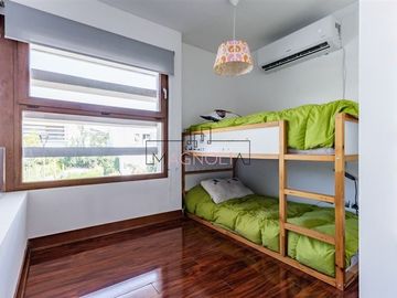 Casa en Venta en Frente colegio Craighouse.