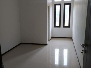 rumah BESAR SIAP HUNI di kawasan pendidikan jatinangor