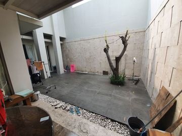 Rumah mewah marmer Graha Family siaphuni dan terawat
