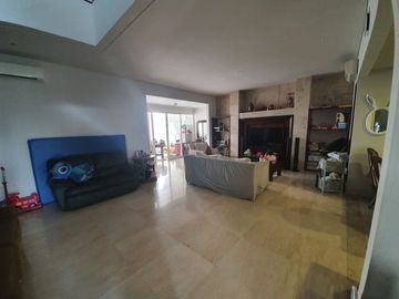 Rumah mewah marmer Graha Family siaphuni dan terawat