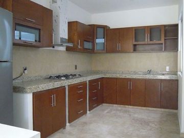 Casa  nueva en Venta en condominio, En Lomas de Jiutepec.