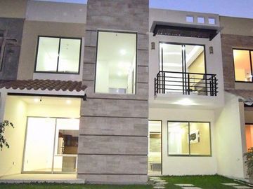 Casa  nueva en Venta en condominio, En Lomas de Jiutepec.