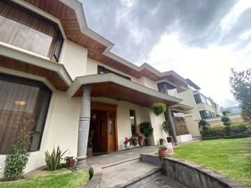 CASA DE VENTA, URB. EL CONDADO