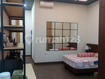 Rumah Indah Mewah Bangunan Anti Gempa 2,5 Lantai di Taman Meruya Ilir Kembangan, Jakarta Barat