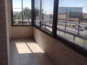 AMPLIO Y BELLO DEPTO EN ARRIENDO