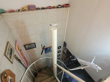 HERMOSA CASA CENTRAL EN VENTA,