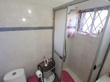 HERMOSA CASA CENTRAL EN VENTA,