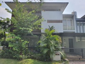 Rumah San Antonio Pakuwon City MINIMALIS SIAP HUNI MURAH