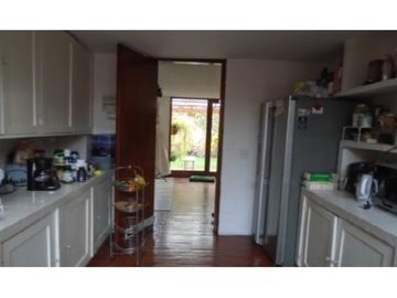 Condominio de 3 Casas  1010 m2 en residencial Monterrico La Molina