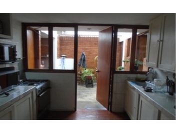 Condominio de 3 Casas  1010 m2 en residencial Monterrico La Molina