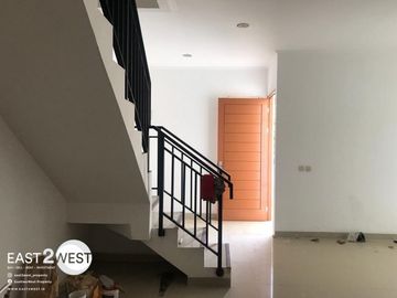 Dijual Rumah Serpong Park Tangerang Selatan Murah Bagus Nyaman Siap Huni