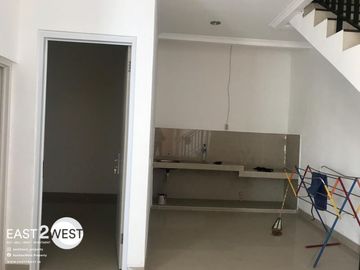 Dijual Rumah Serpong Park Tangerang Selatan Murah Bagus Nyaman Siap Huni