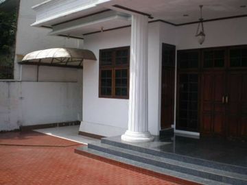 Dijual Rumah Besar Di Pondok Indah Jl Kartika Utama - Dg Swimming Pool - Bagus Siap Huni