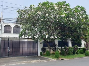 Dijual Rumah Besar Di Pondok Indah Jl Kartika Utama - Dg Swimming Pool - Bagus Siap Huni
