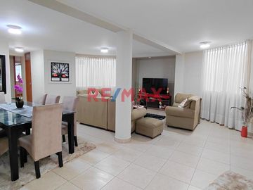 Se Vende Hermosa Casa En Ingenieria Ii Cerca A La Upao