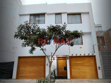 Se Vende Hermosa Casa En Ingenieria Ii Cerca A La Upao