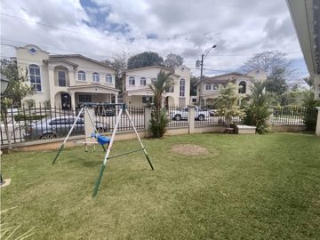 SE VENDE HERMOSA CASA REMODELADA EN ARRAIJAN
