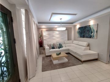 SE VENDE HERMOSA CASA REMODELADA EN ARRAIJAN