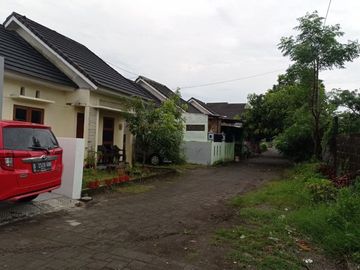 Dijual Rumah Mewah Siap Huni Sertifikat Lengkap Dalam Perumahan Elite di Berbah, Sleman
