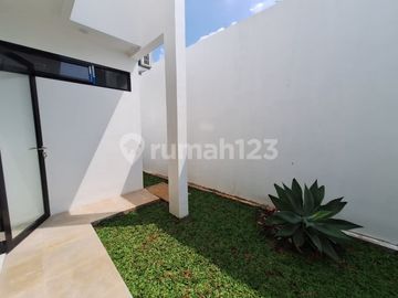 Rumah Modern Minimalis Full Furnished di Cirendeu