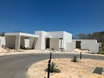 Casa en Venta una planta  Mérida Yucatán, Privada Inara Cholul