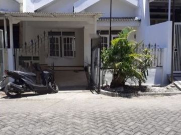 Rumah di klampis harapan Siap huni dan baru renovasi, Strategis