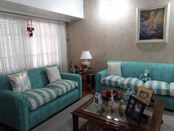 CASA 5 AMB. c/2 coch. Excelente e impecable S/lote propio en Lanusita. USO COMERCIAL O VIVIENDA.