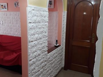 CASA 5 AMB. c/2 coch. Excelente e impecable S/lote propio en Lanusita. USO COMERCIAL O VIVIENDA.