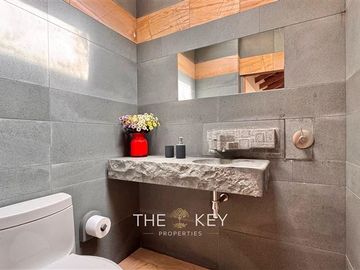 Casa en venta de 4 dorm. en Lo Barnechea