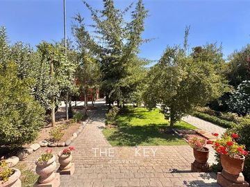 Casa en venta de 4 dorm. en Lo Barnechea
