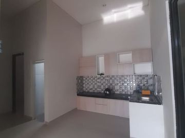Rumah Baru Siap Huni Puri Anjasmoro, Karangayu, Semarang Barat, Dekat Bandara