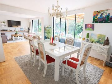 Casa en venta de 5 dorm. en Las Condes