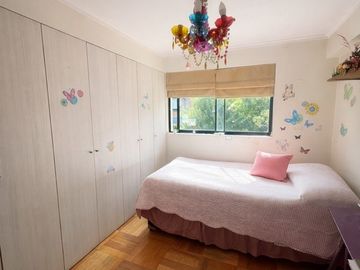 Casa en venta de 5 dorm. en Las Condes
