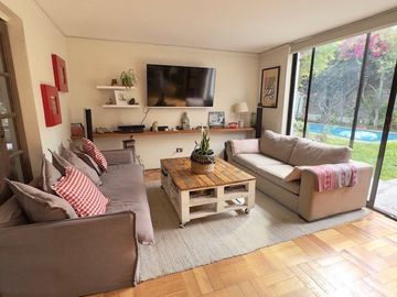 Casa en venta de 5 dorm. en Las Condes