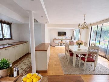 Casa en venta de 5 dorm. en Las Condes