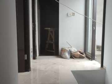 Rumah baru 2 lantai unit terbatas selangkah ke jalan raya jatiasih