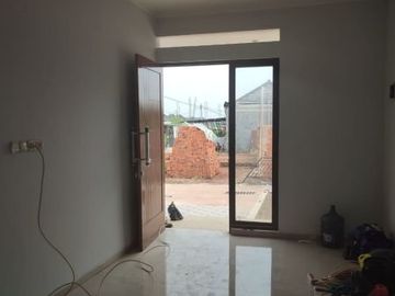 Rumah baru 2 lantai unit terbatas selangkah ke jalan raya jatiasih