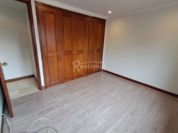 apartamento en arriendo en el tesoro. Cod A776912