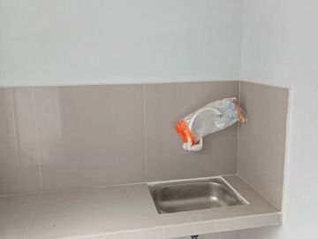rumah 1 lantai dengan taman