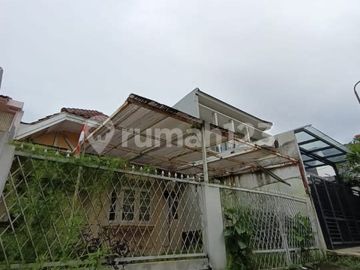 Rumah Luas 150 m² Dalam Komplek Nyaman & Strategis di Cinere