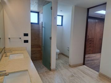 CASA EN VENTA EN PEDREGAL FASE 1